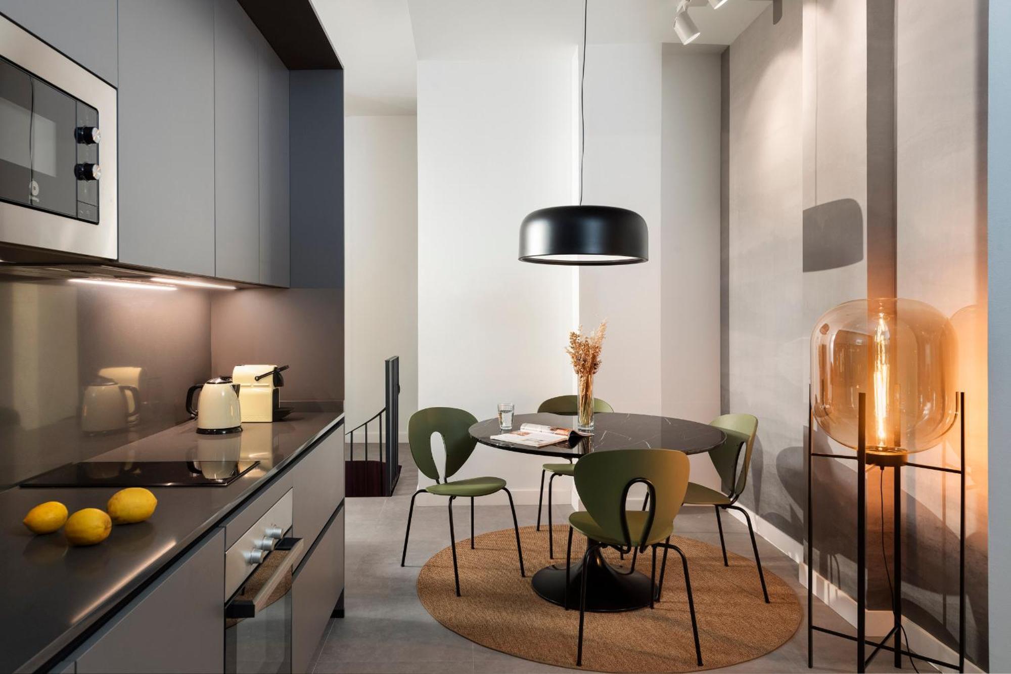 Monkeys Apartments Trastamara Billiard Room Seville Ngoại thất bức ảnh